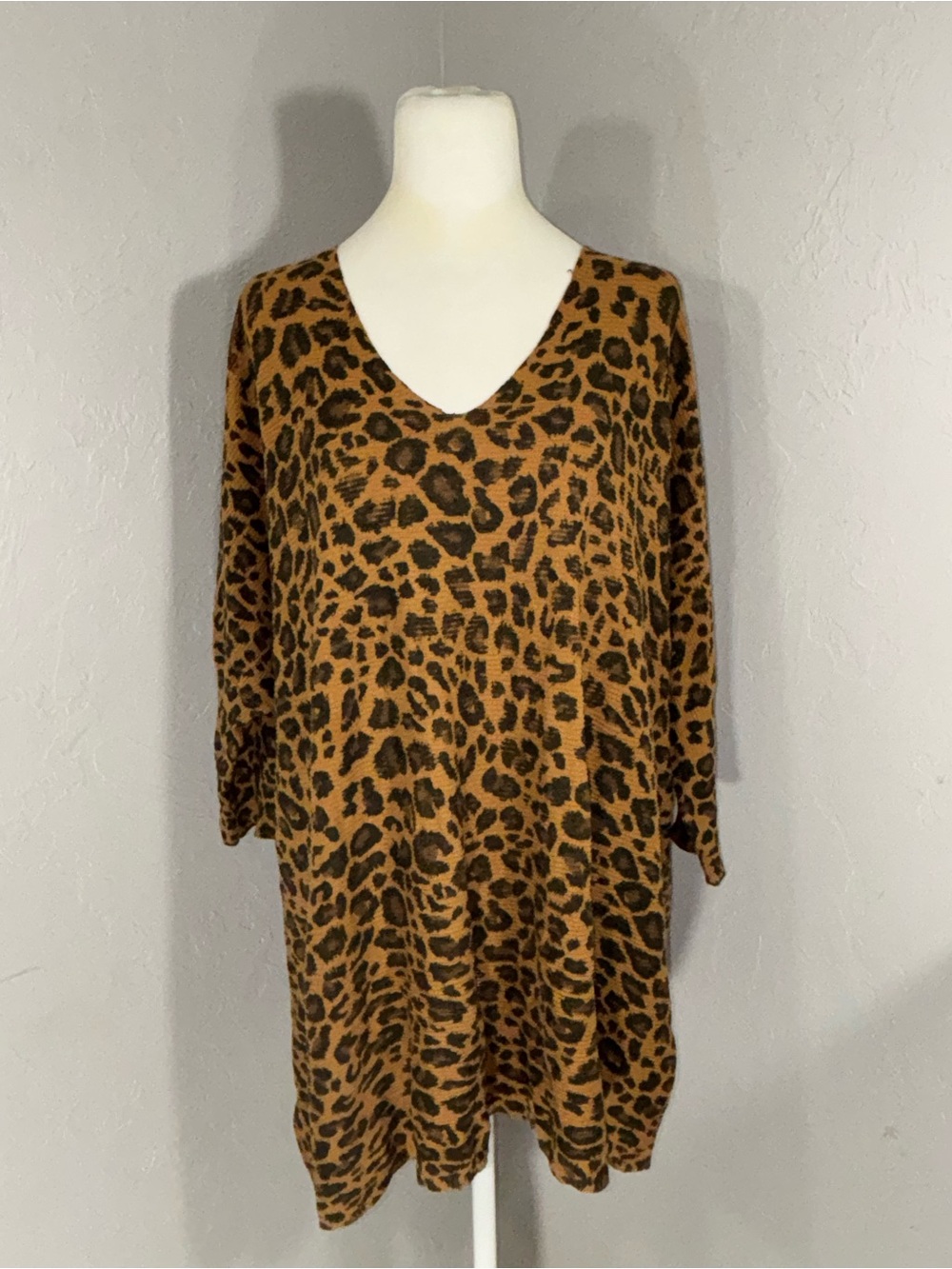 Time and Tru Leopard Print V-Neck Tunic Sweater in Brown and Black - Picture 2 of 12